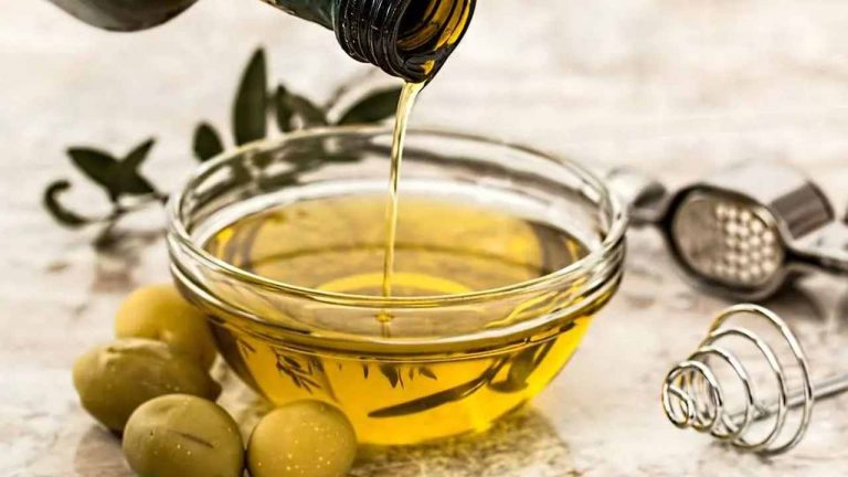 Rincari, dovrai risparmiare anche sull’olio di oliva
