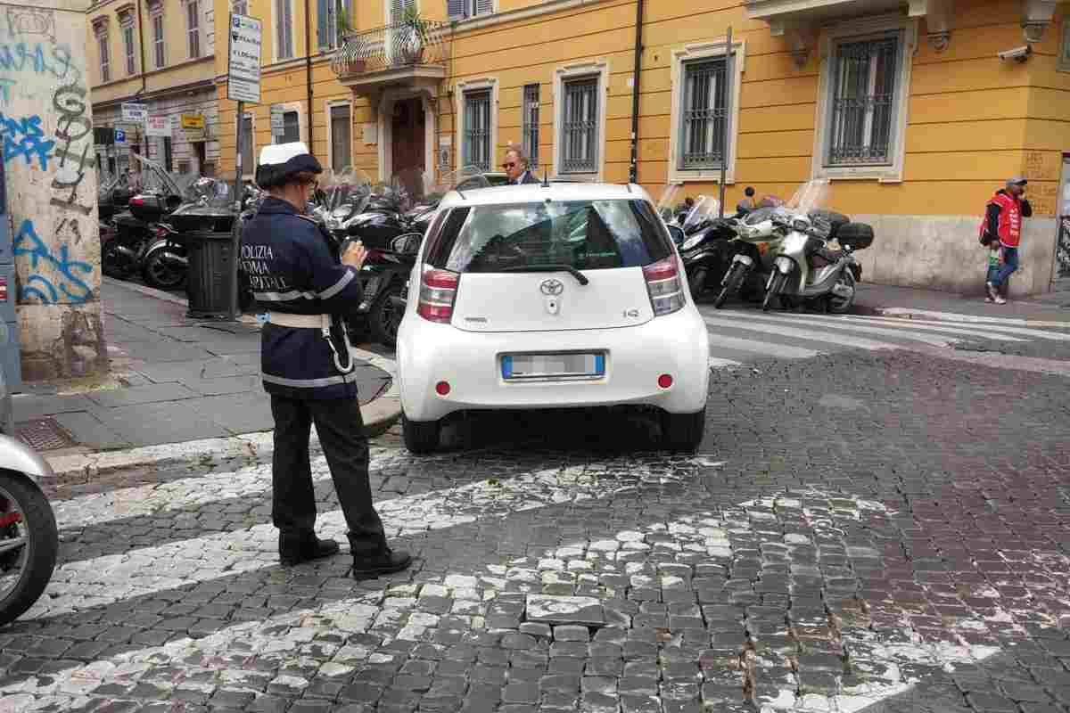 A partire dal 2016 la Polizia Locale di Roma è passata ai Taccuini Digitali per le multe - Investire sul web.